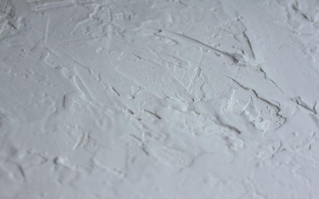 Hand-troweled decorative plaster wall finish