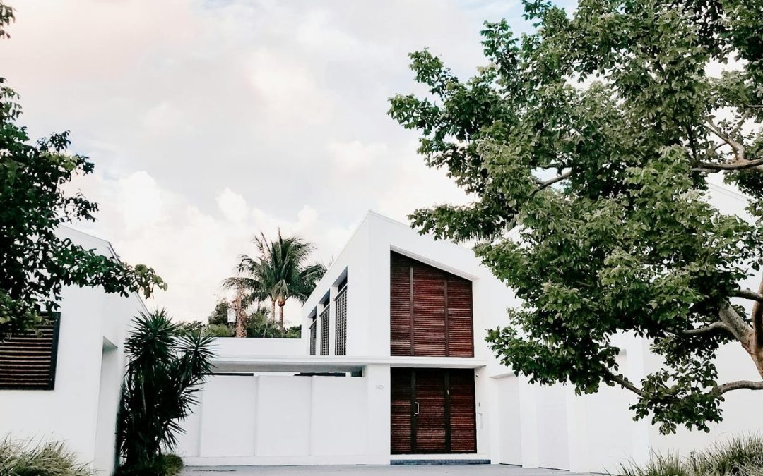 White modern luxury home exterior in South Florida