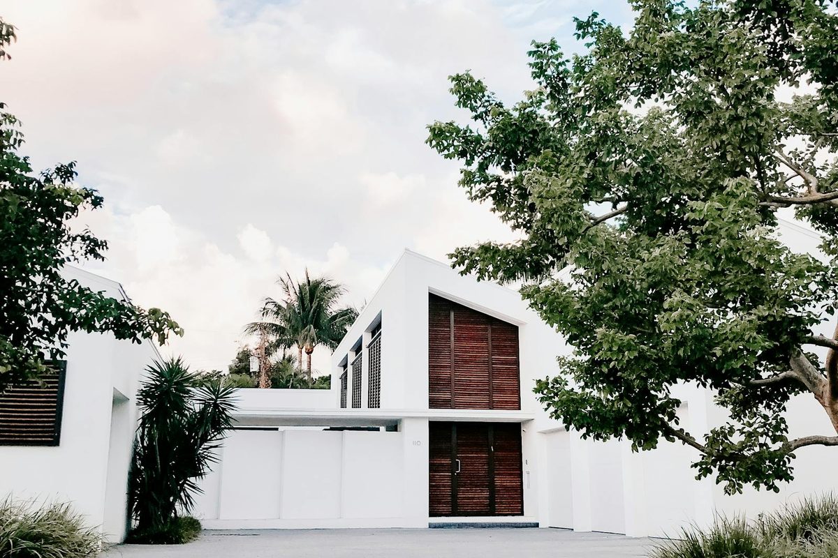 White modern luxury home exterior in South Florida
